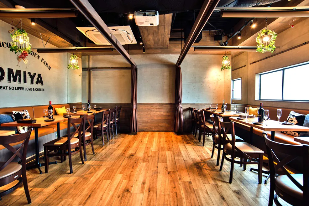 公式】シカゴピザと溶岩ハンバーグ 大宮ガーデンファーム 大宮店